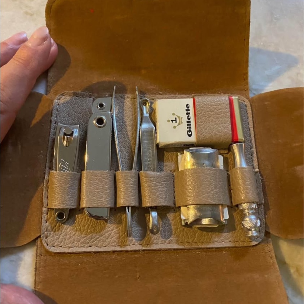 Vintage Men’s Travel Leather Grooming Kit